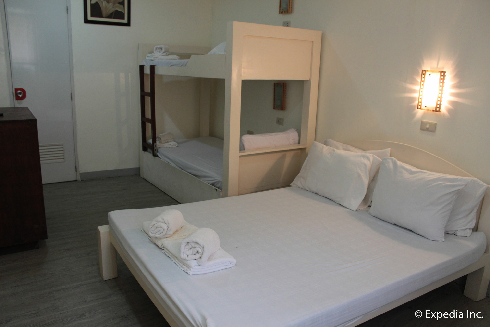 Reddoorz Plus Near Vigan Convention Center Экстерьер фото